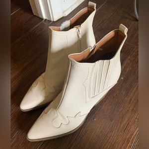 ❤️👢Indigo Rd. Booties